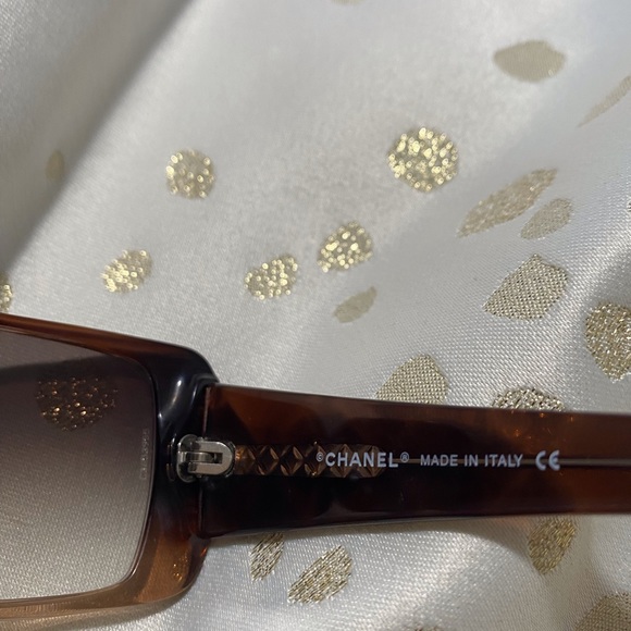 CHANEL SUNGLASSES - Picture 6 of 8